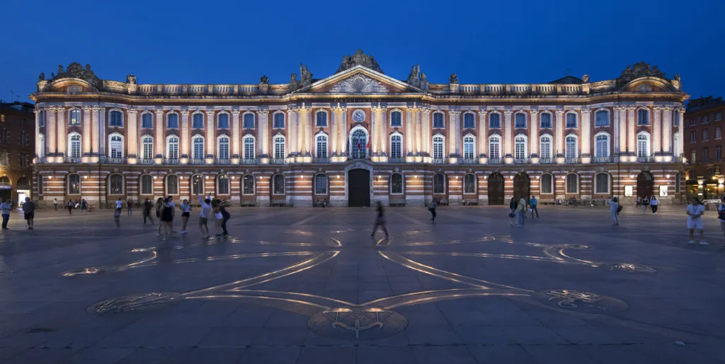 Place du Capitole à Toulouse Concepteur Lumière : Lionel Béssières, Quartier Lumières