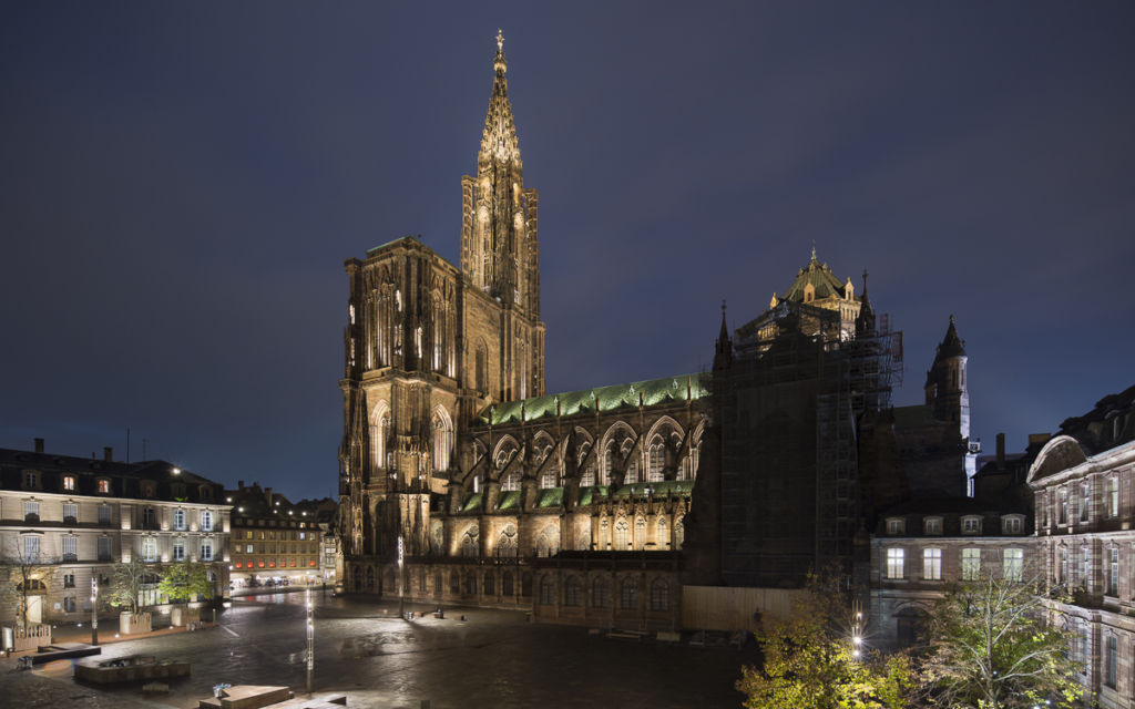 Cathédrale de Strasbourg - Client : Citeos Concepteur lumière : L'Acte lumière, Jean Yves Soetinck