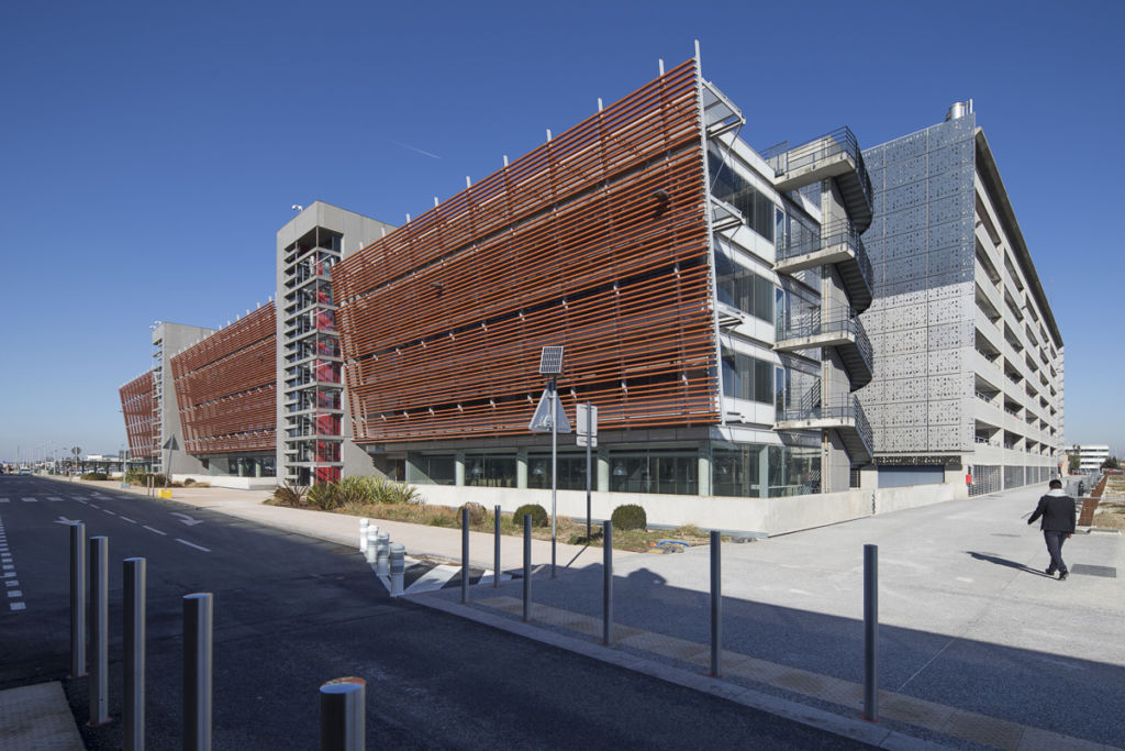 Parking P2 Aéroport de Toulouse Blagnac