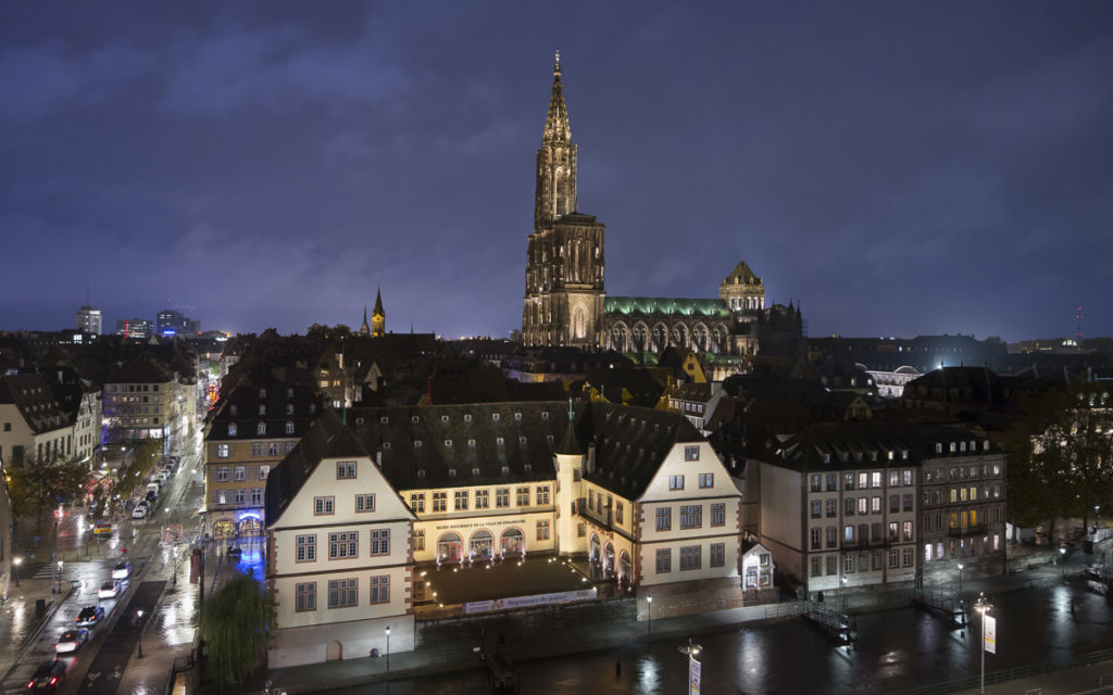 Cathédrale de Strasbourg - Client : Citeos Concepteur lumière : L'Acte lumière, Jean Yves Soetinck