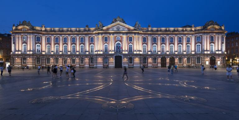 Place du Capitole à Toulouse
Concepteur Lumière : Lionel Béssières, Quartier Lumières